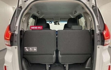 Honda Freed II, 2022 год, 1 300 000 рублей, 20 фотография