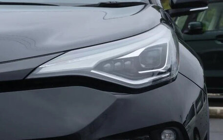 Toyota C-HR I рестайлинг, 2023 год, 1 700 000 рублей, 4 фотография