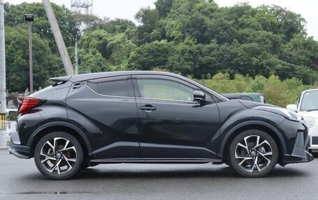 Toyota C-HR I рестайлинг, 2023 год, 1 700 000 рублей, 6 фотография