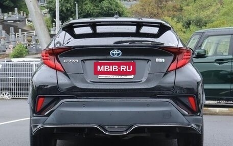 Toyota C-HR I рестайлинг, 2023 год, 1 700 000 рублей, 8 фотография