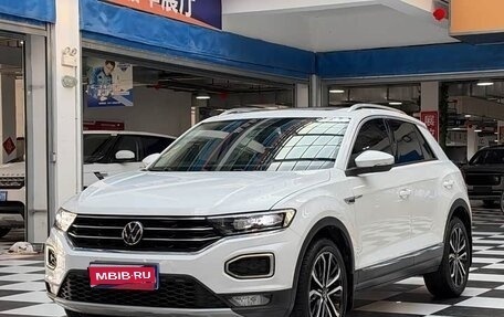 Volkswagen T-Roc I, 2022 год, 1 275 000 рублей, 1 фотография