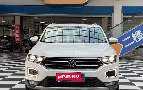 Volkswagen T-Roc I, 2022 год, 1 275 000 рублей, 2 фотография