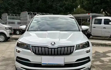 Skoda Karoq I, 2023 год, 1 710 000 рублей, 2 фотография