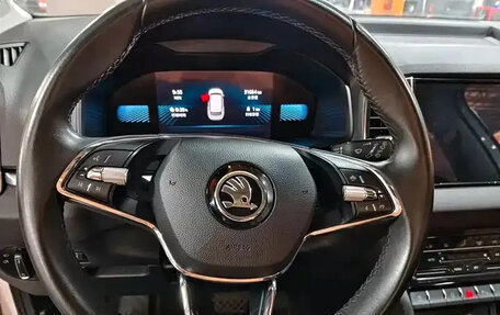 Skoda Karoq I, 2023 год, 1 710 000 рублей, 8 фотография