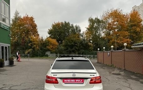 Mercedes-Benz E-Класс, 2011 год, 2 000 000 рублей, 4 фотография