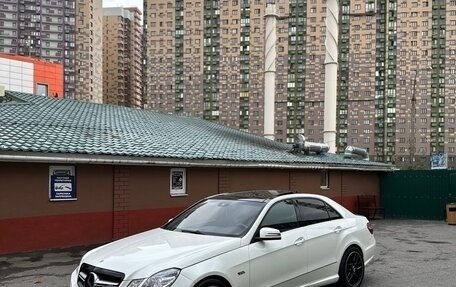 Mercedes-Benz E-Класс, 2011 год, 2 000 000 рублей, 6 фотография