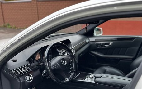 Mercedes-Benz E-Класс, 2011 год, 2 000 000 рублей, 8 фотография