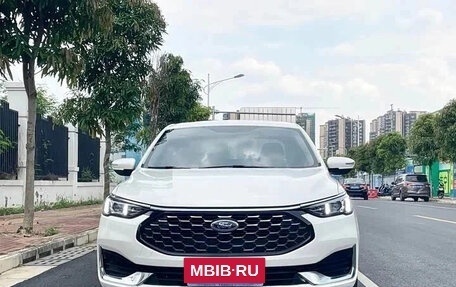 Ford Escort, 2023 год, 940 007 рублей, 2 фотография