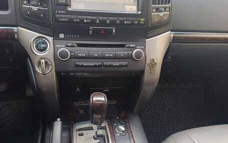 Toyota Land Cruiser 200, 2010 год, 2 850 000 рублей, 19 фотография