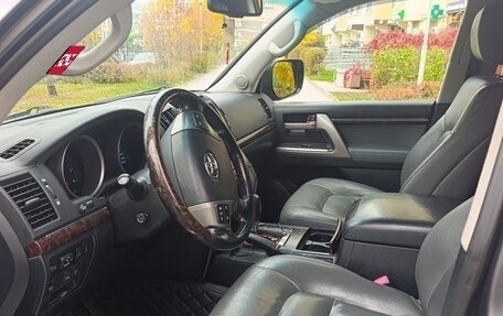 Toyota Land Cruiser 200, 2010 год, 2 850 000 рублей, 9 фотография