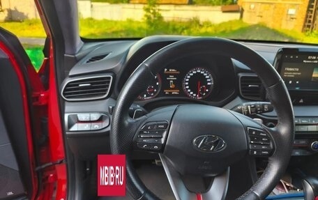 Hyundai Veloster II, 2018 год, 2 250 000 рублей, 16 фотография