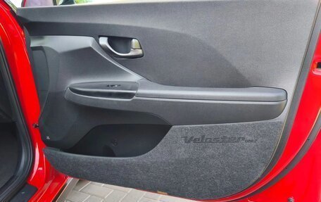 Hyundai Veloster II, 2018 год, 2 250 000 рублей, 30 фотография