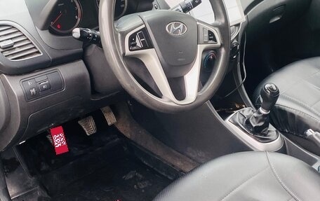 Hyundai Solaris II рестайлинг, 2011 год, 650 000 рублей, 8 фотография