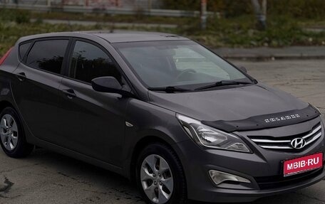 Hyundai Solaris II рестайлинг, 2015 год, 835 000 рублей, 1 фотография