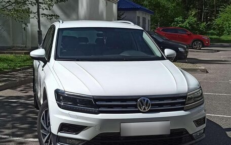 Volkswagen Tiguan II, 2019 год, 2 000 000 рублей, 2 фотография