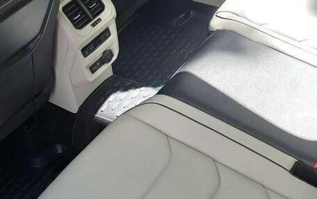 Volkswagen Tiguan II, 2019 год, 2 000 000 рублей, 11 фотография