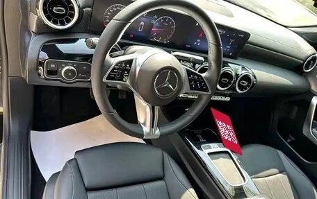 Mercedes-Benz A-Класс, 2023 год, 2 285 025 рублей, 9 фотография