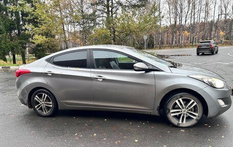 Hyundai Elantra V, 2012 год, 750 000 рублей, 2 фотография