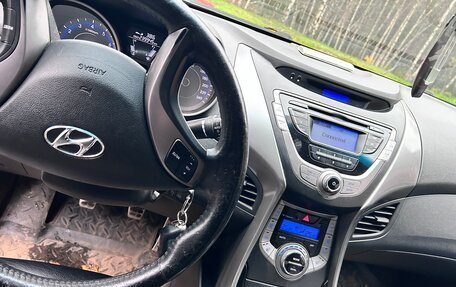 Hyundai Elantra V, 2012 год, 750 000 рублей, 7 фотография