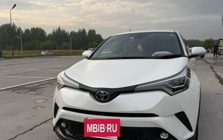 Toyota C-HR I рестайлинг, 2018 год, 2 230 000 рублей, 2 фотография