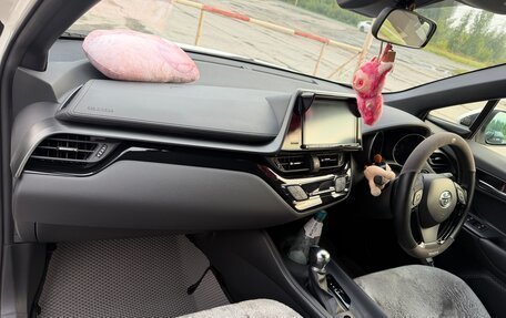 Toyota C-HR I рестайлинг, 2018 год, 2 230 000 рублей, 6 фотография