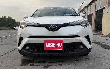 Toyota C-HR I рестайлинг, 2018 год, 2 230 000 рублей, 17 фотография