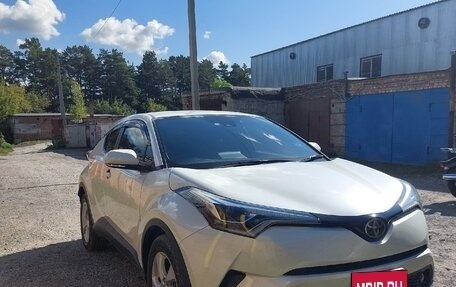 Toyota C-HR I рестайлинг, 2018 год, 2 230 000 рублей, 20 фотография