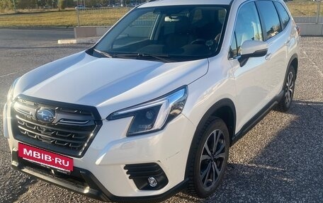 Subaru Forester, 2023 год, 4 990 000 рублей, 4 фотография