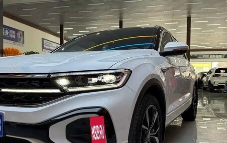 Volkswagen T-Roc I, 2023 год, 1 299 000 рублей, 2 фотография