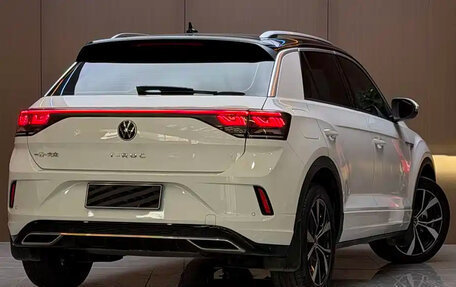 Volkswagen T-Roc I, 2023 год, 1 299 000 рублей, 5 фотография