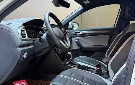 Volkswagen T-Roc I, 2023 год, 1 299 000 рублей, 11 фотография