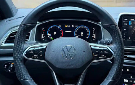 Volkswagen T-Roc I, 2023 год, 1 299 000 рублей, 13 фотография