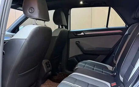 Volkswagen T-Roc I, 2023 год, 1 299 000 рублей, 18 фотография