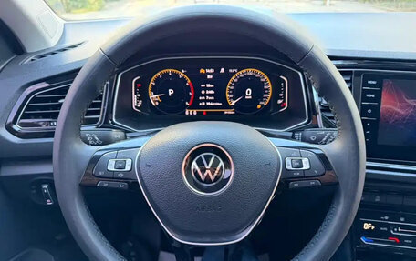 Volkswagen T-Roc I, 2023 год, 1 299 500 рублей, 17 фотография
