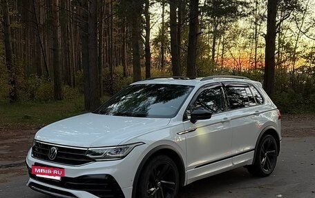 Volkswagen Tiguan II, 2021 год, 2 700 000 рублей, 2 фотография