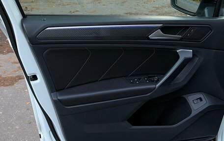 Volkswagen Tiguan II, 2021 год, 2 700 000 рублей, 18 фотография