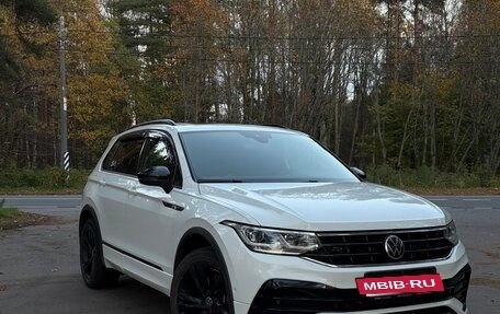 Volkswagen Tiguan II, 2021 год, 2 700 000 рублей, 19 фотография