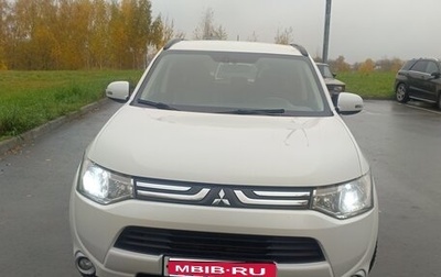 Mitsubishi Outlander III рестайлинг 3, 2013 год, 1 200 000 рублей, 1 фотография
