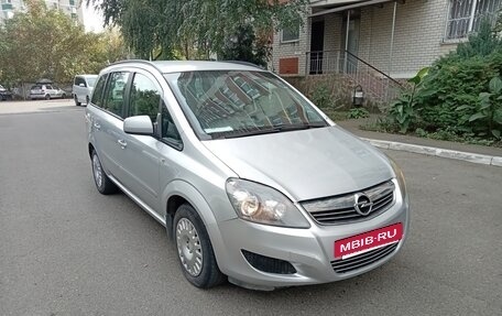 Opel Zafira B, 2012 год, 685 000 рублей, 3 фотография