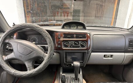 Mitsubishi Pajero Sport II рестайлинг, 2001 год, 450 000 рублей, 6 фотография