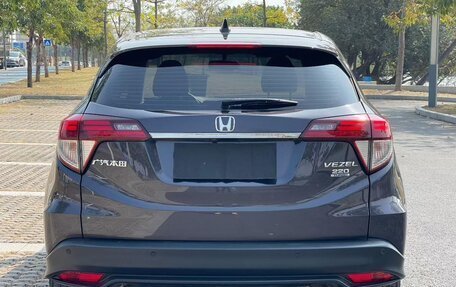 Honda Vezel, 2022 год, 1 340 000 рублей, 5 фотография