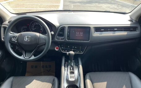 Honda Vezel, 2022 год, 1 340 000 рублей, 11 фотография