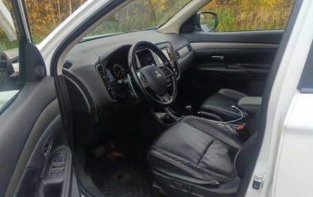 Mitsubishi Outlander III рестайлинг 3, 2013 год, 1 200 000 рублей, 6 фотография