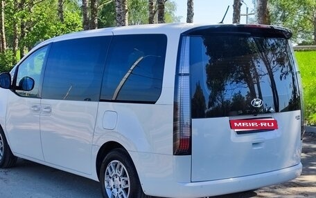 Hyundai Staria, 2023 год, 4 650 000 рублей, 3 фотография