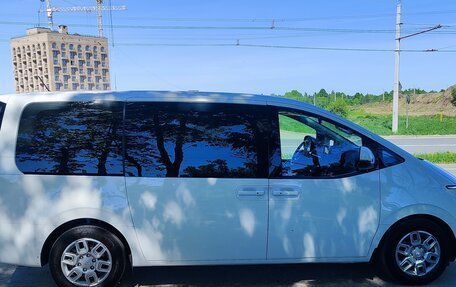Hyundai Staria, 2023 год, 4 650 000 рублей, 6 фотография