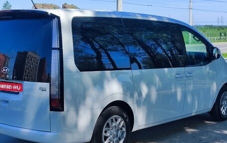 Hyundai Staria, 2023 год, 4 650 000 рублей, 5 фотография