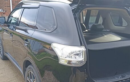 Mitsubishi Outlander III рестайлинг 3, 2014 год, 1 600 000 рублей, 1 фотография