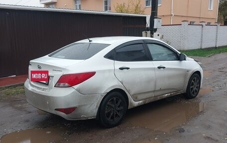 Hyundai Solaris II рестайлинг, 2015 год, 490 000 рублей, 3 фотография