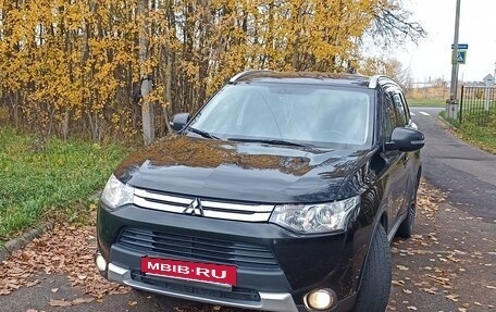 Mitsubishi Outlander III рестайлинг 3, 2014 год, 1 600 000 рублей, 15 фотография