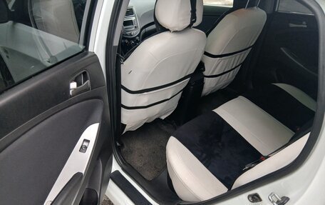 Hyundai Solaris II рестайлинг, 2014 год, 865 000 рублей, 11 фотография